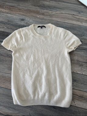 Quince Cream Short-Sleeve Crewneck Cashmere Top